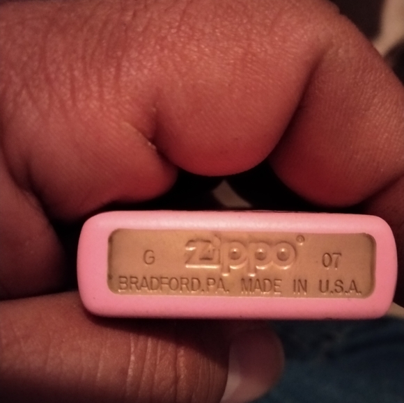 Pink Lighter - Picture 6 of 13